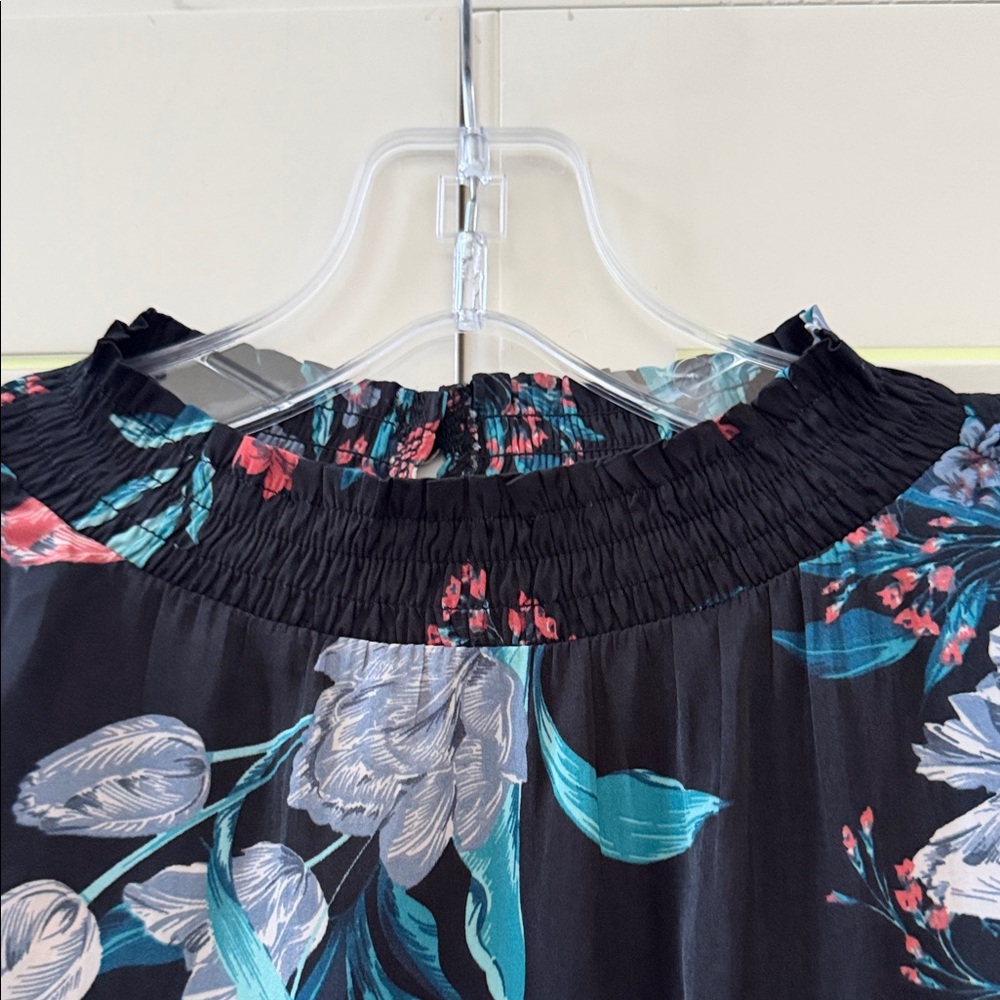 Tinsel Black Floral Blouse - Picture 2 of 5
